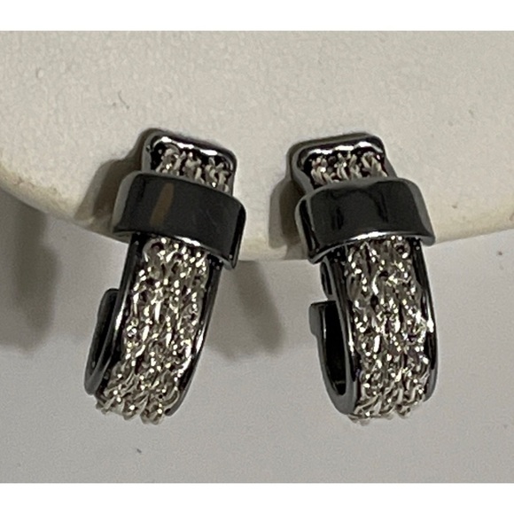 Bundle of NEW Clip Earrings - 3 Pair - Picture 5 of 6